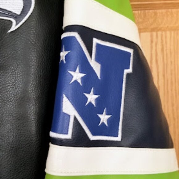 Official NFL Seattle Seahawks XL Jacket - Picture 3 of 5